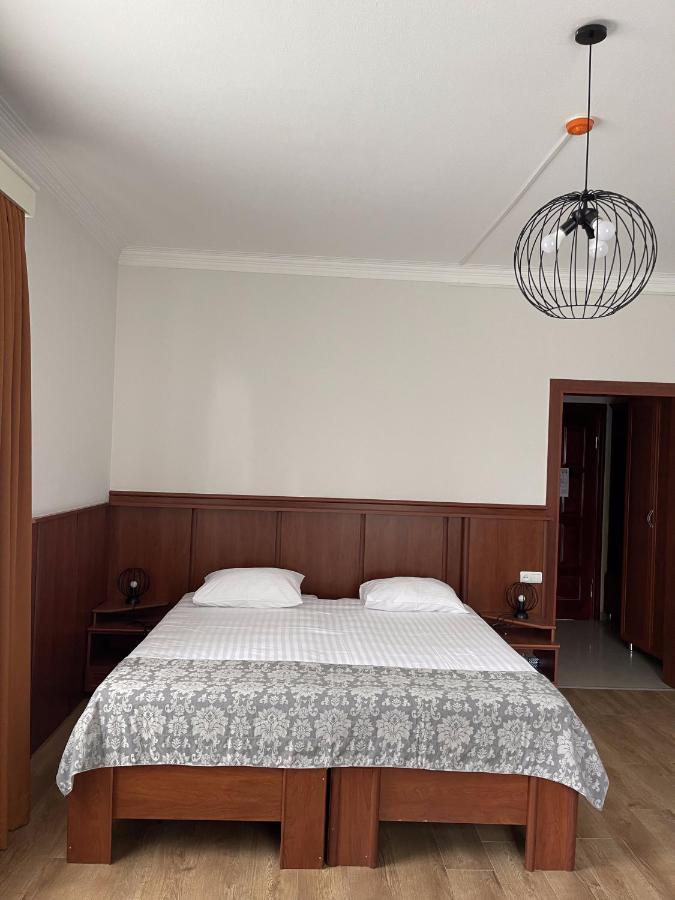 Aristocrat Hotel Tbiliszi Kültér fotó