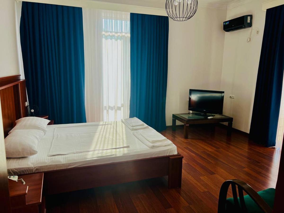 Aristocrat Hotel Tbiliszi Kültér fotó
