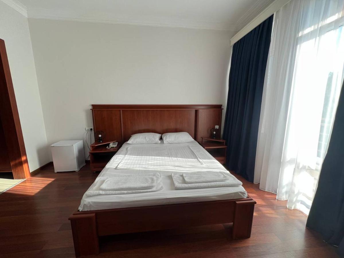 Aristocrat Hotel Tbiliszi Kültér fotó